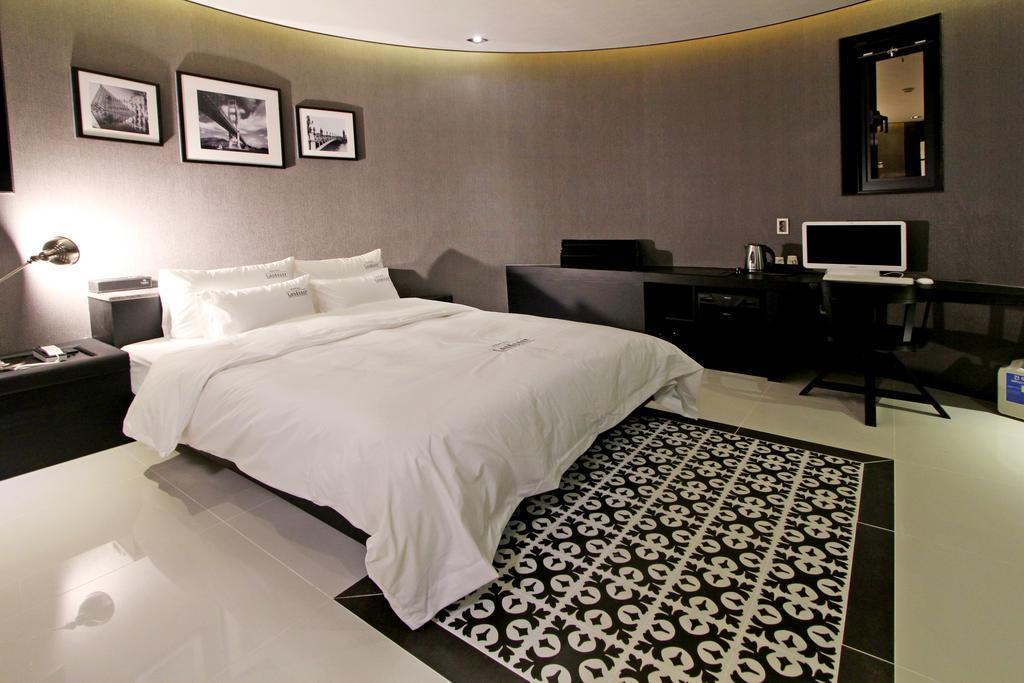 Hotel Londoner Gimhae Eksteriør billede