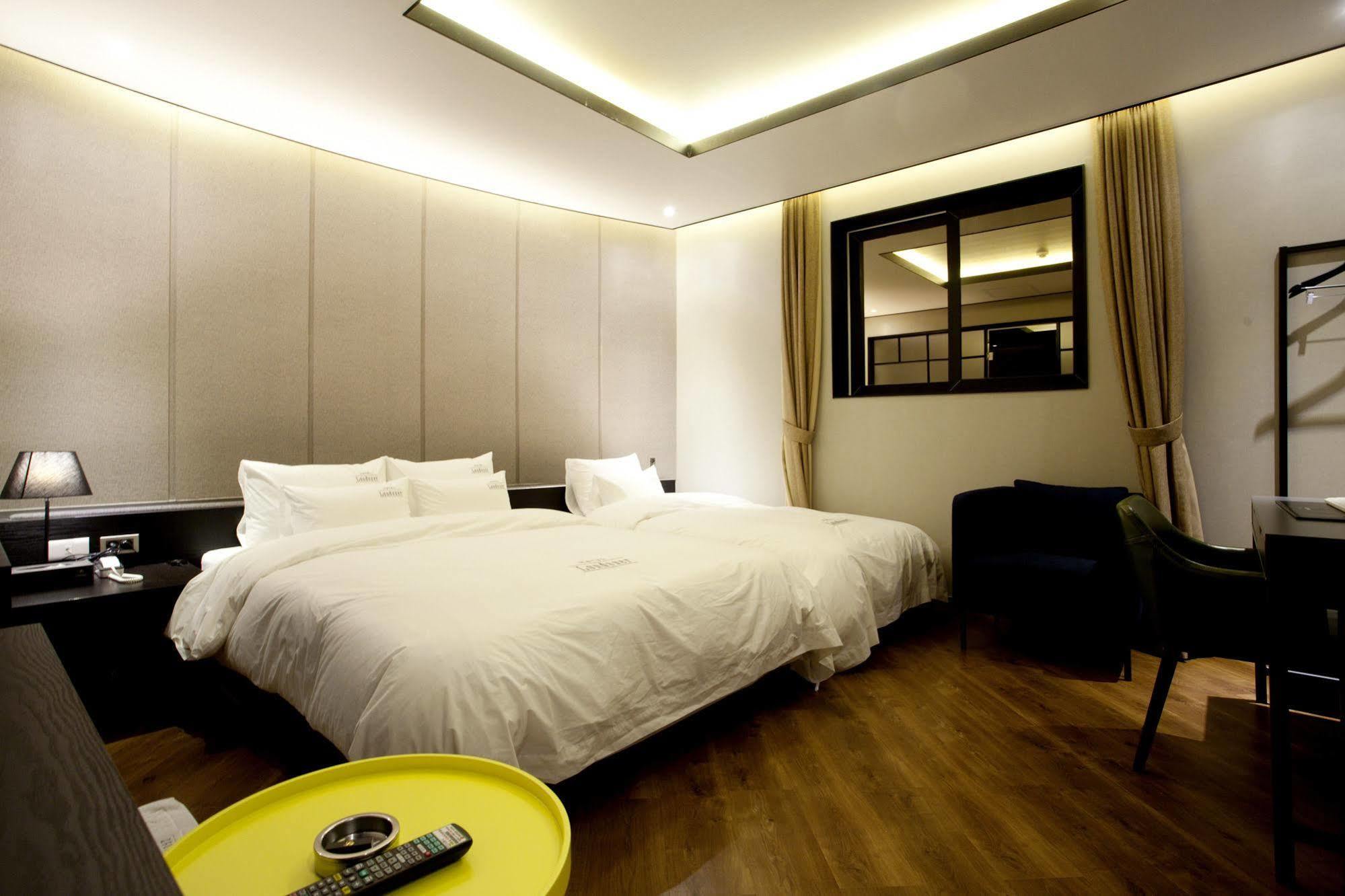 Hotel Londoner Gimhae Eksteriør billede