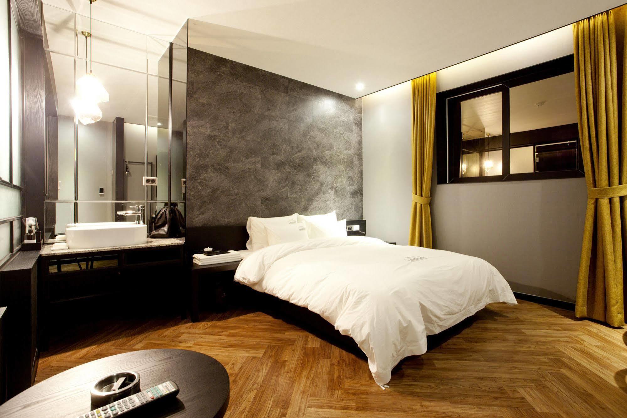 Hotel Londoner Gimhae Eksteriør billede