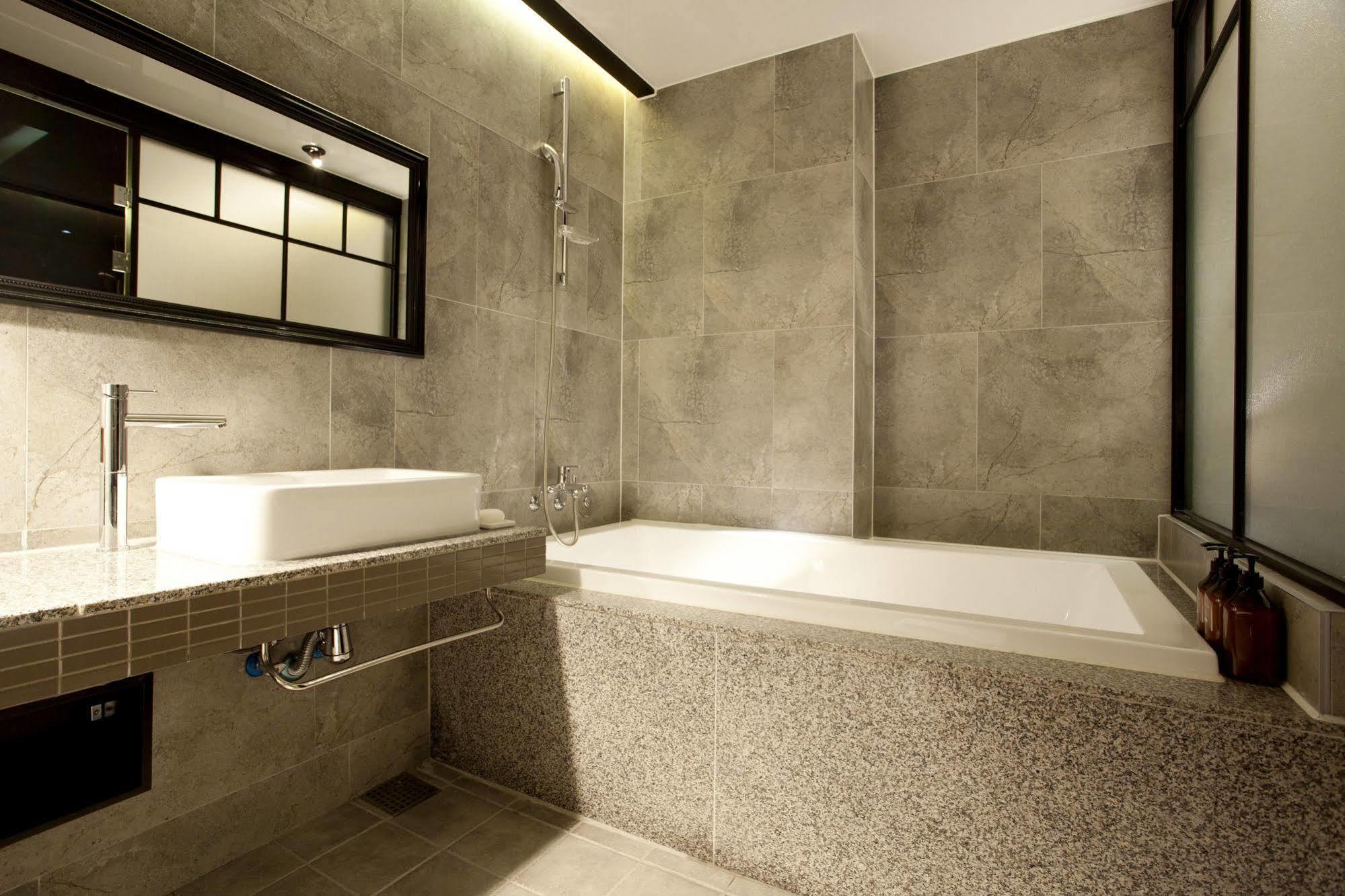 Hotel Londoner Gimhae Eksteriør billede